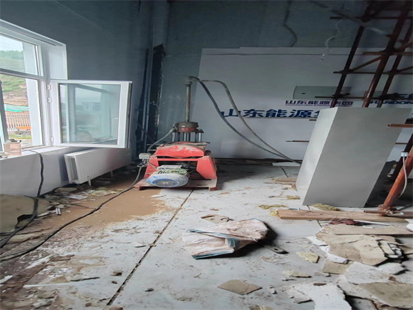 熊口管理区地基基础下沉墙体裂缝加固注浆顶升施工